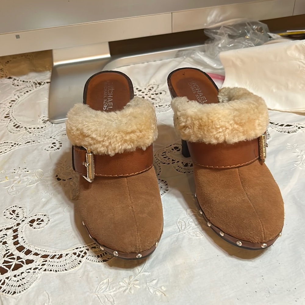 Michael Kors clog with high shearling  size 7 1/2